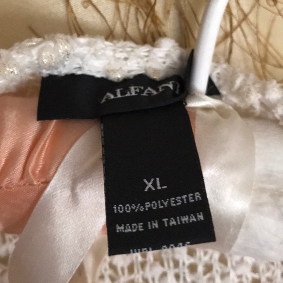 Top - Picture 2 of 2